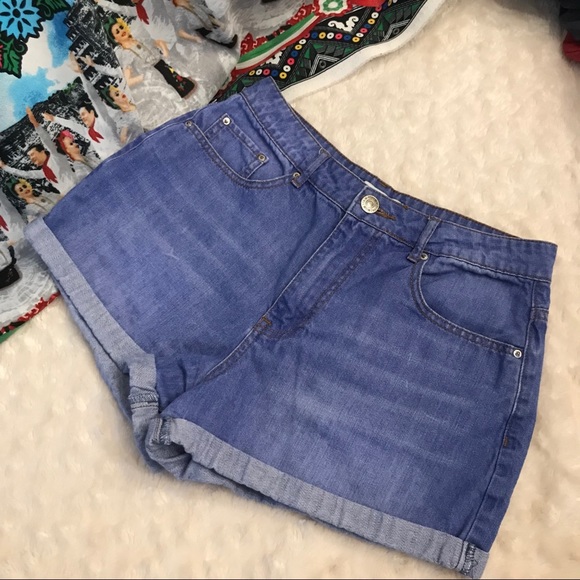 High-Waisted Denim Shorts - Picture 2 of 4